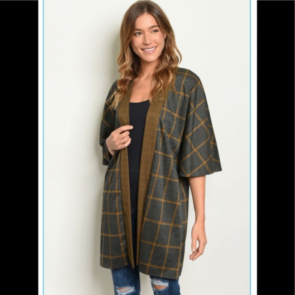 👋 LAST ONE! Pretty Plaid Cardigan